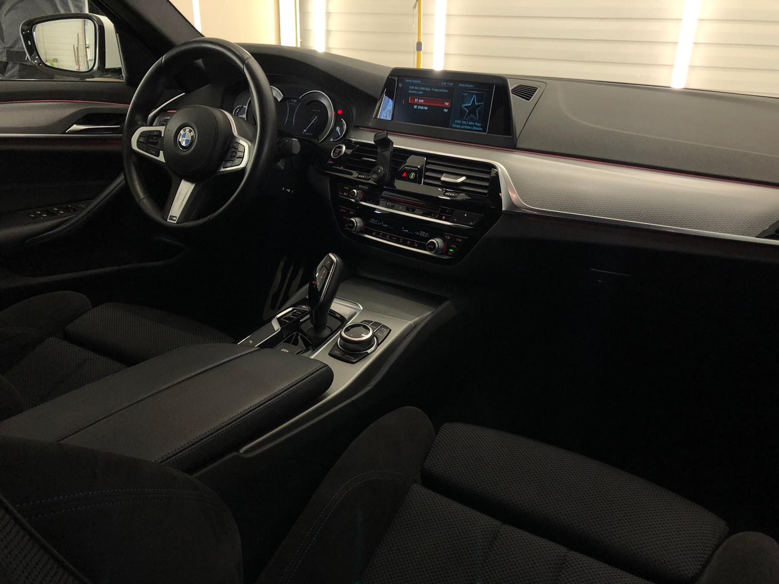 Auto salona tīrīšana Rīgā - Auto Spark