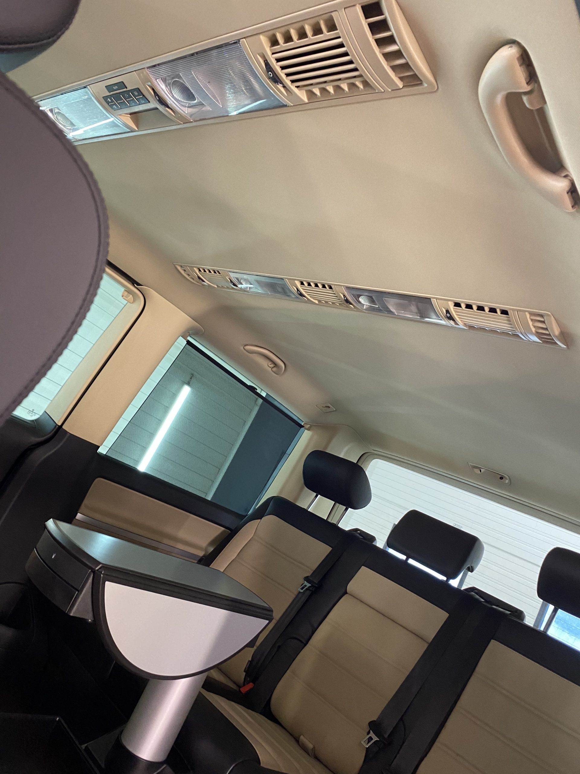 Auto salona tīrīšana Rīgā - Auto Spark